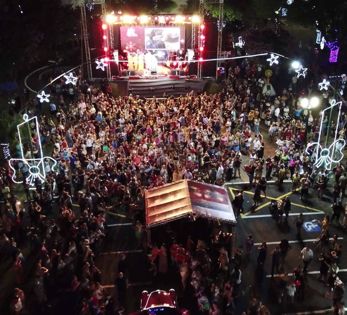 Sarandi Celebra a Magia do Natal com a Chegada do Papai Noel na Praça Ipiranga